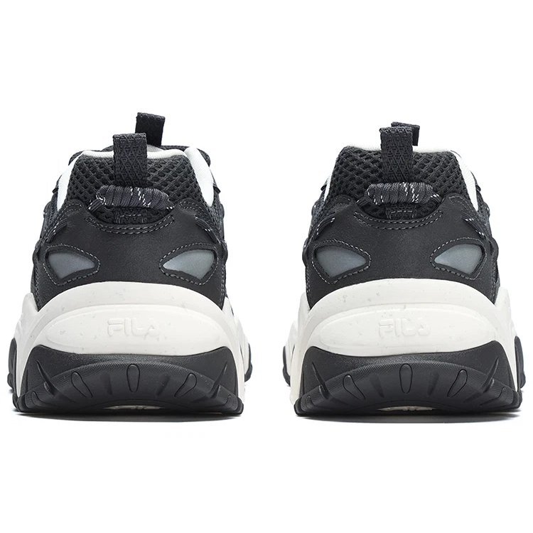 4 Athletic Shoes "Black"