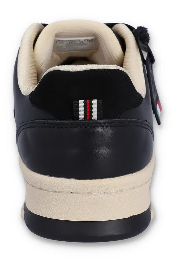 Black Rissmo Low Basketball Trainer