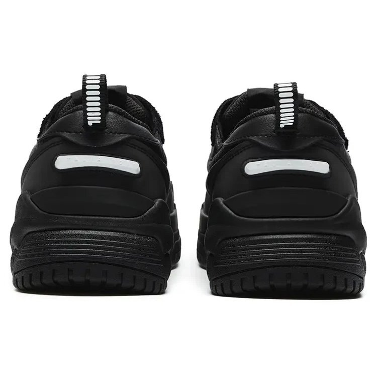 Canestro Sneakers "Black"