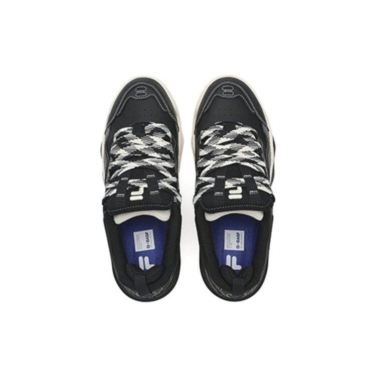 Classic Kicks Versatile Comfort "Black"