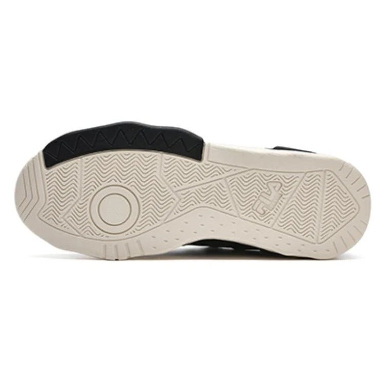 Classic Kicks Versatile Comfort "Black"